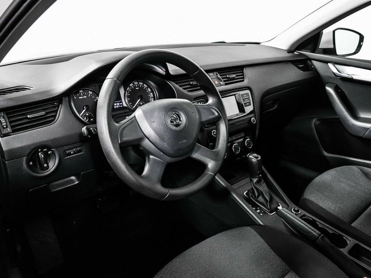 Skoda Octavia с пробегом — 2015 год. Фото: #11