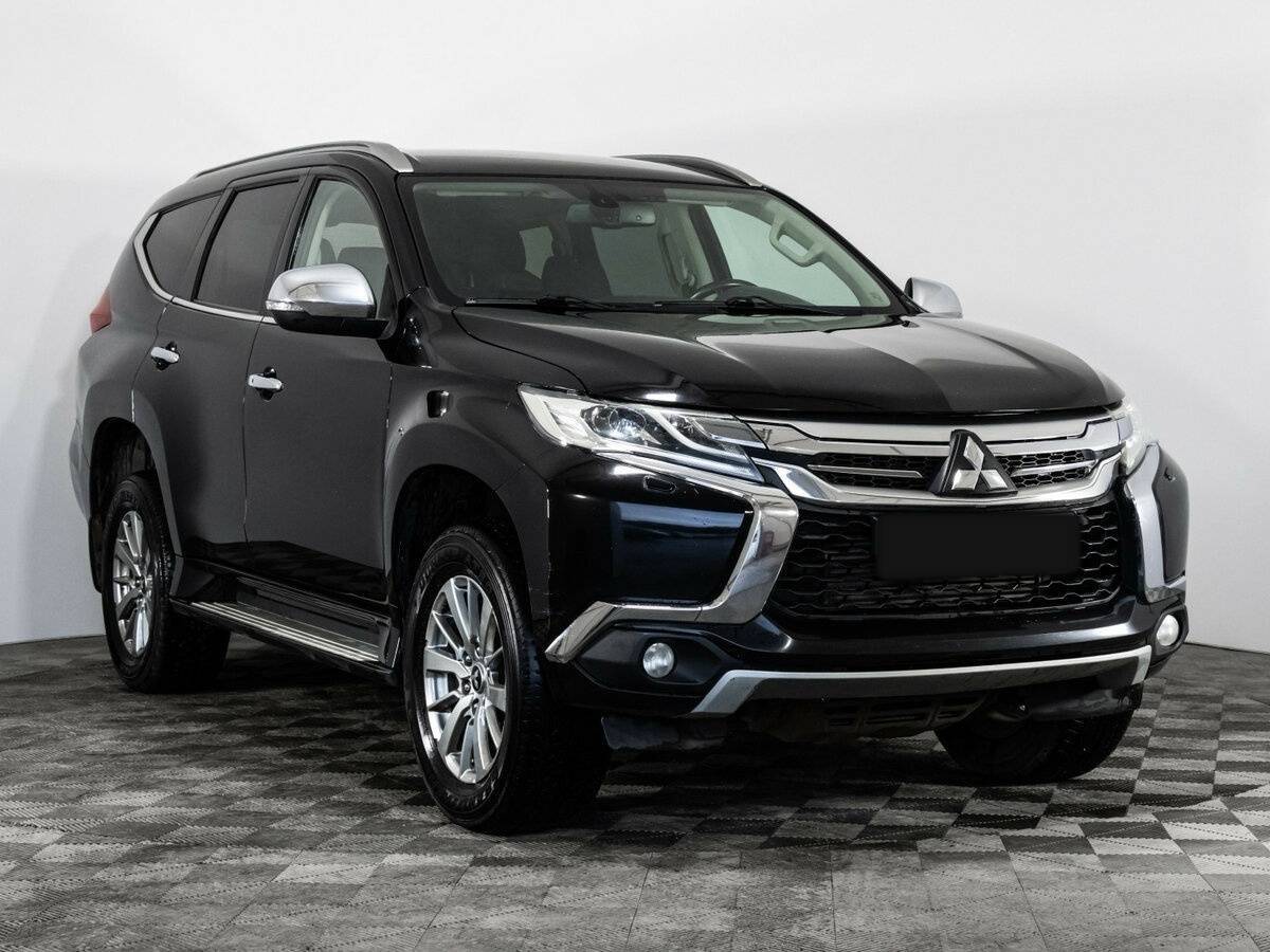 Mitsubishi Pajero Sport с пробегом — 2018 год. Фото: #2