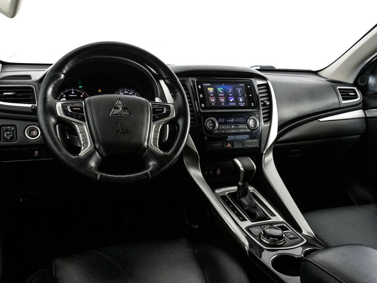 Mitsubishi Pajero Sport с пробегом — 2018 год. Фото: #10