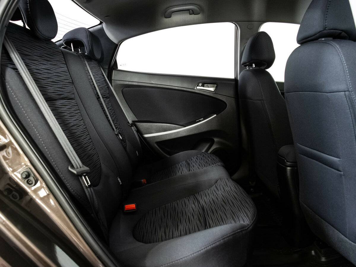 Hyundai Solaris с пробегом — 2016 год. Фото: #10