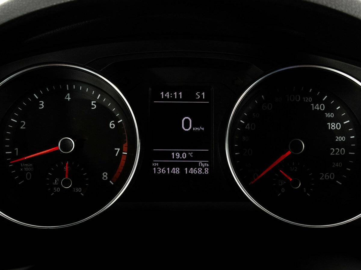 Volkswagen Jetta с пробегом — 2015 год. Фото: #17