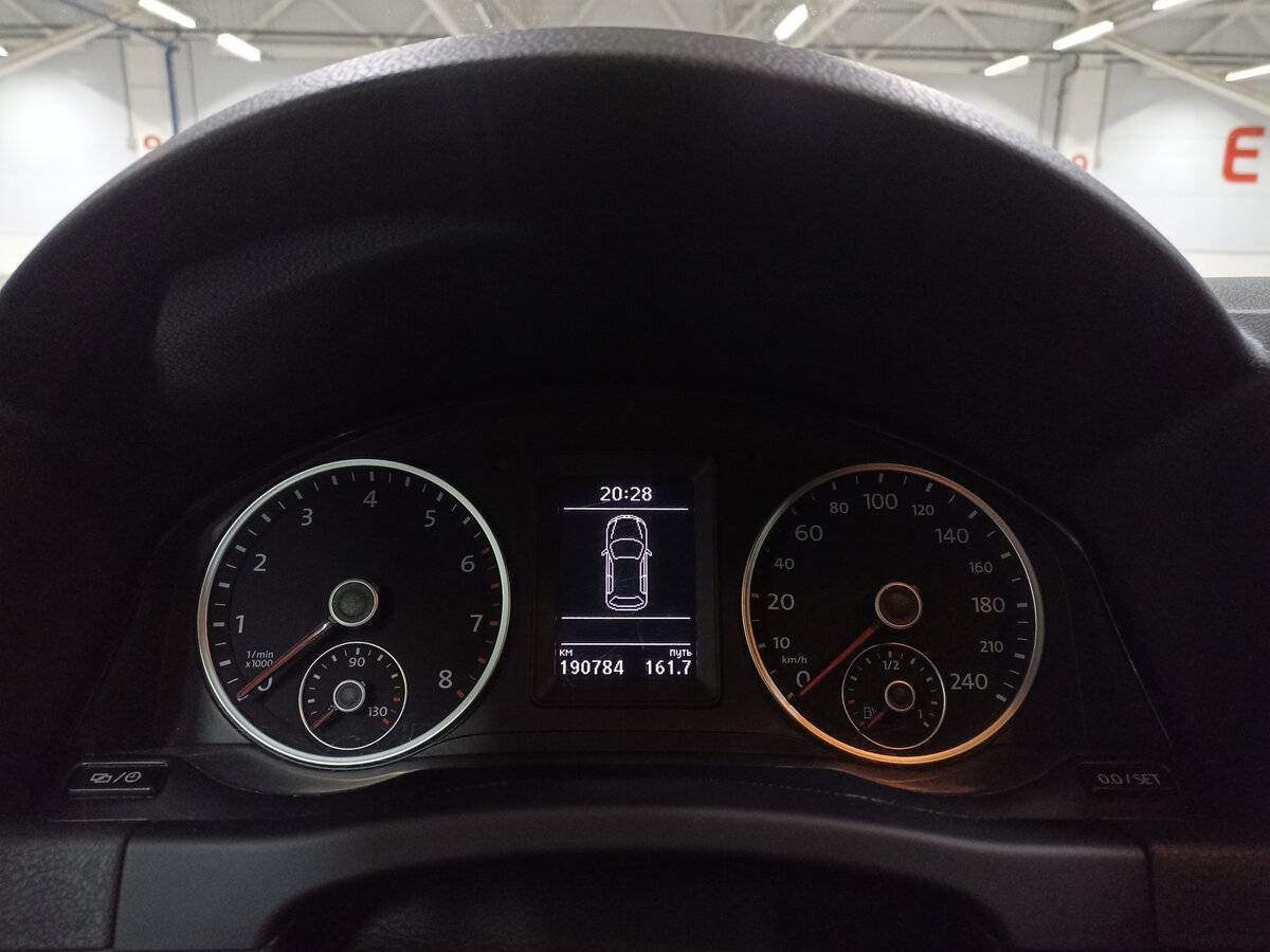 Volkswagen Tiguan с пробегом — 2016 год. Фото: #12