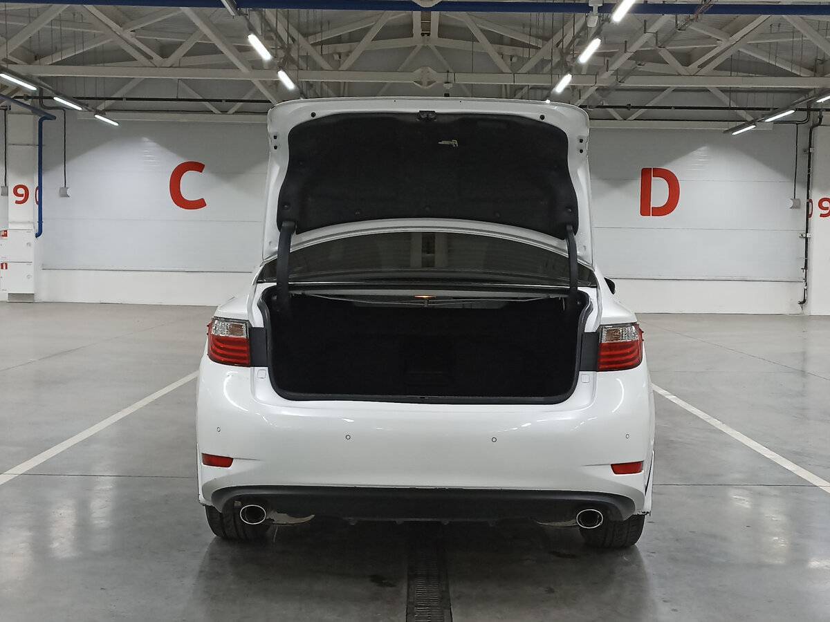 Lexus ES с пробегом — 2013 год. Фото: #9