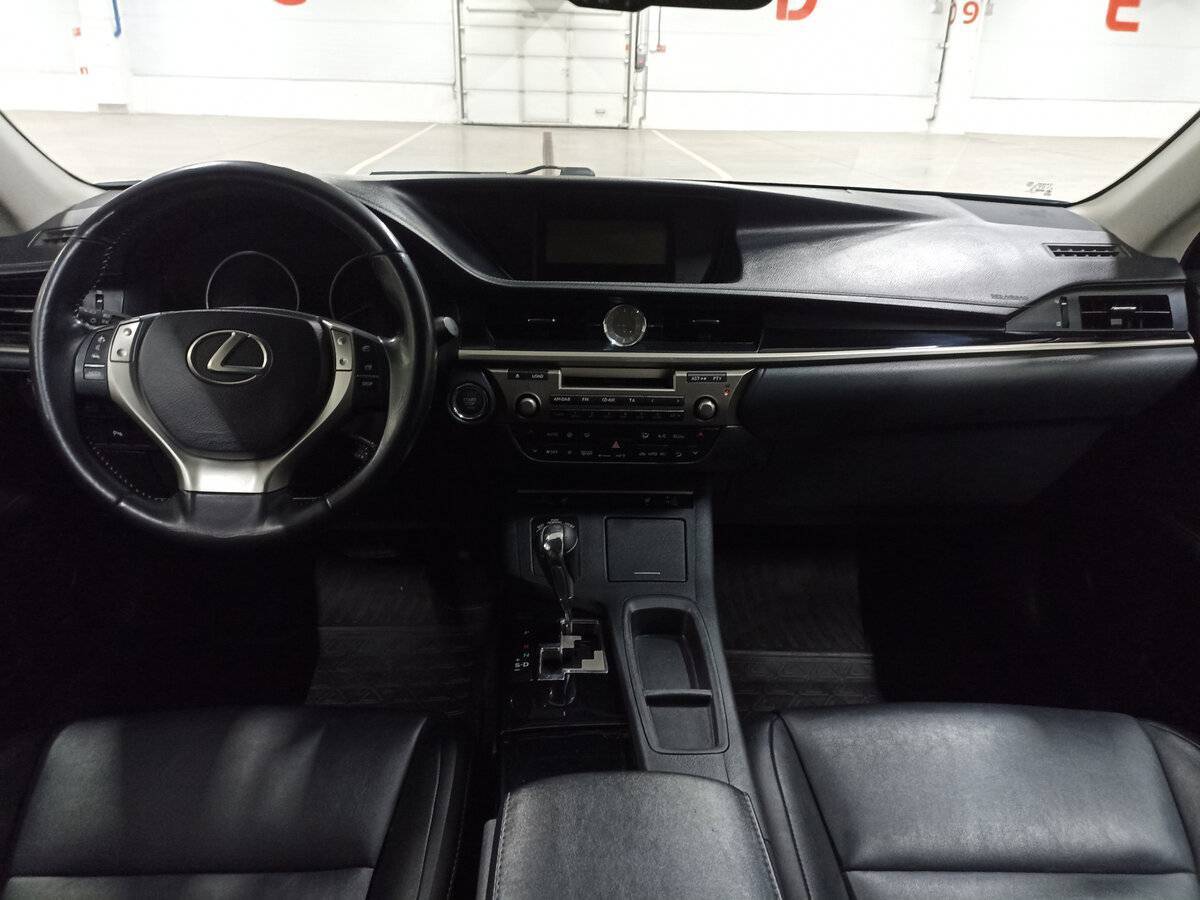 Lexus ES с пробегом — 2013 год. Фото: #13