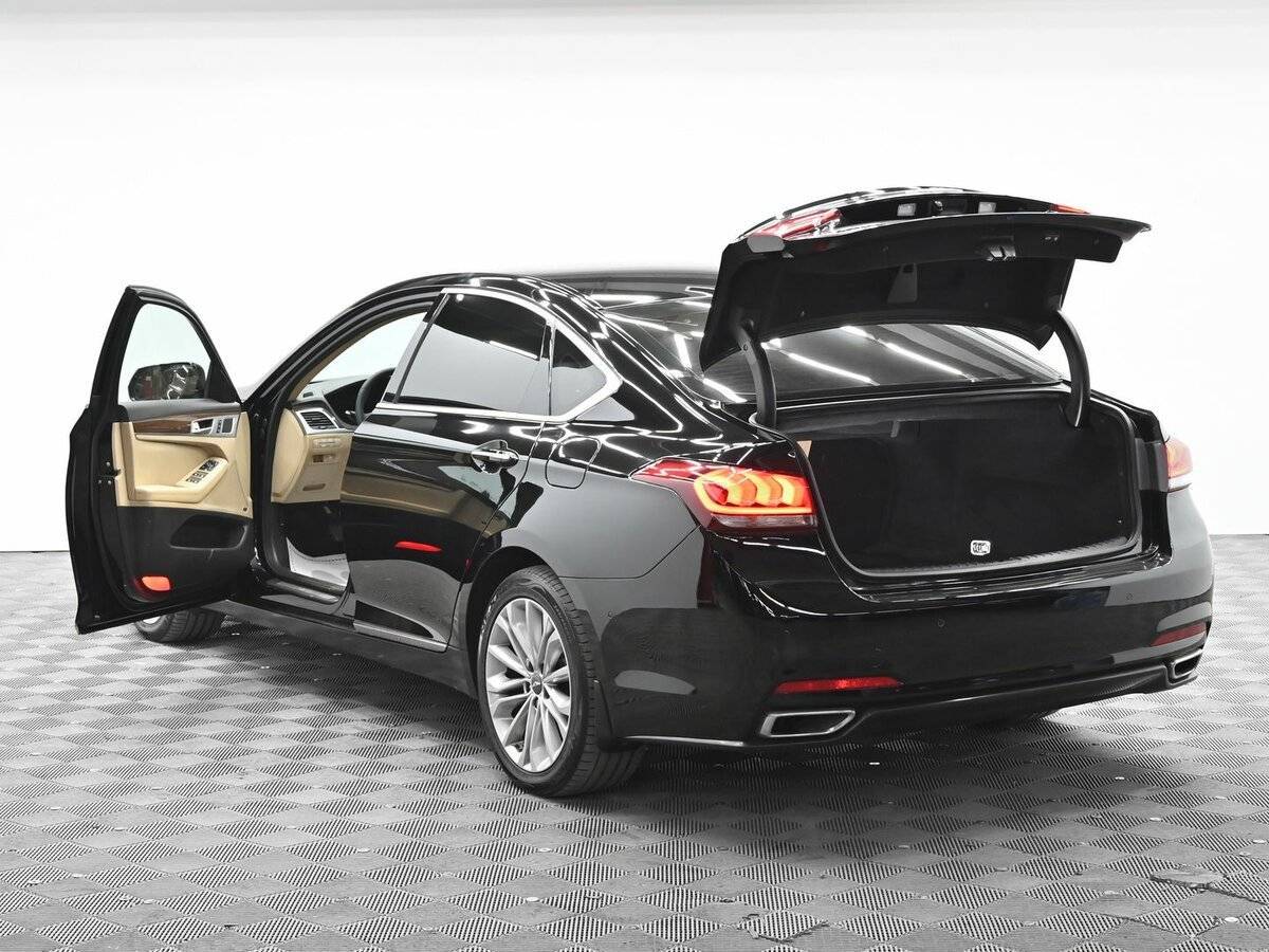 Hyundai Genesis с пробегом — 2016 год. Фото: #4