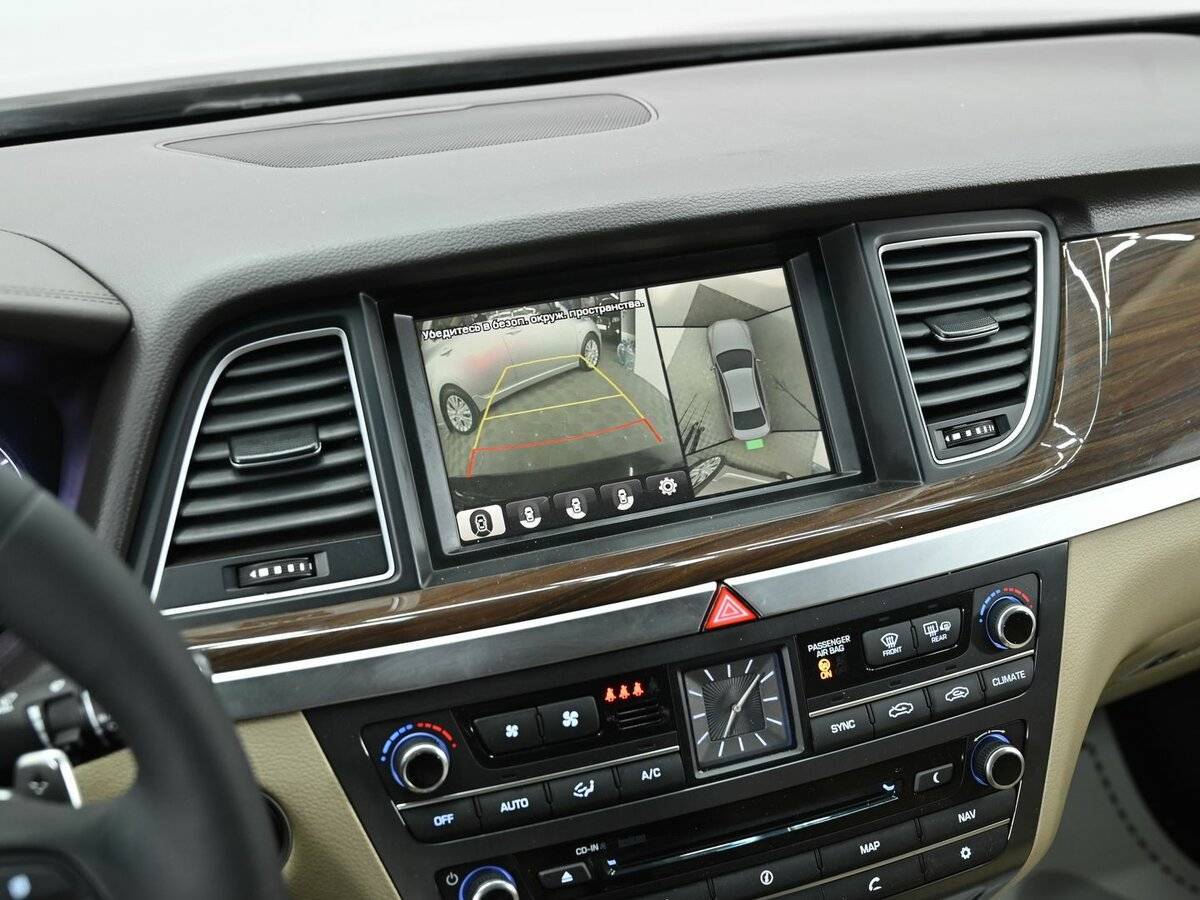 Hyundai Genesis с пробегом — 2016 год. Фото: #10