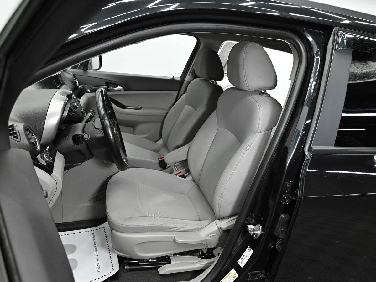 Chevrolet Orlando с пробегом — 2013 год. Фото: #4