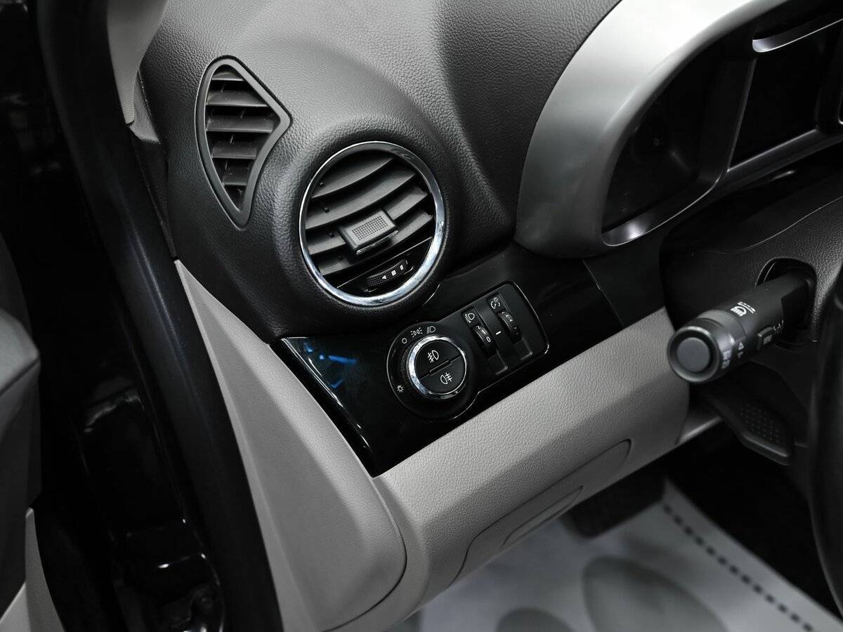 Chevrolet Orlando с пробегом — 2013 год. Фото: #6