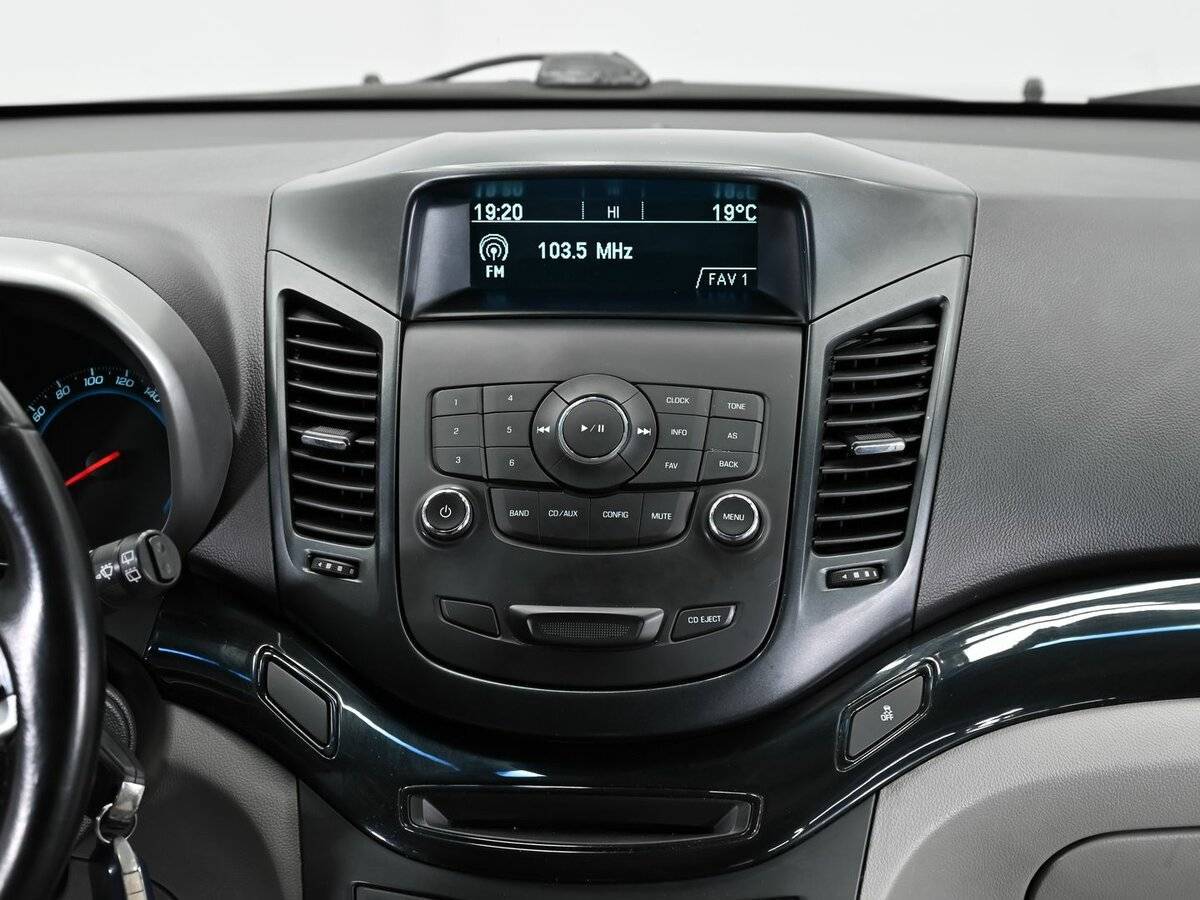 Chevrolet Orlando с пробегом — 2013 год. Фото: #7