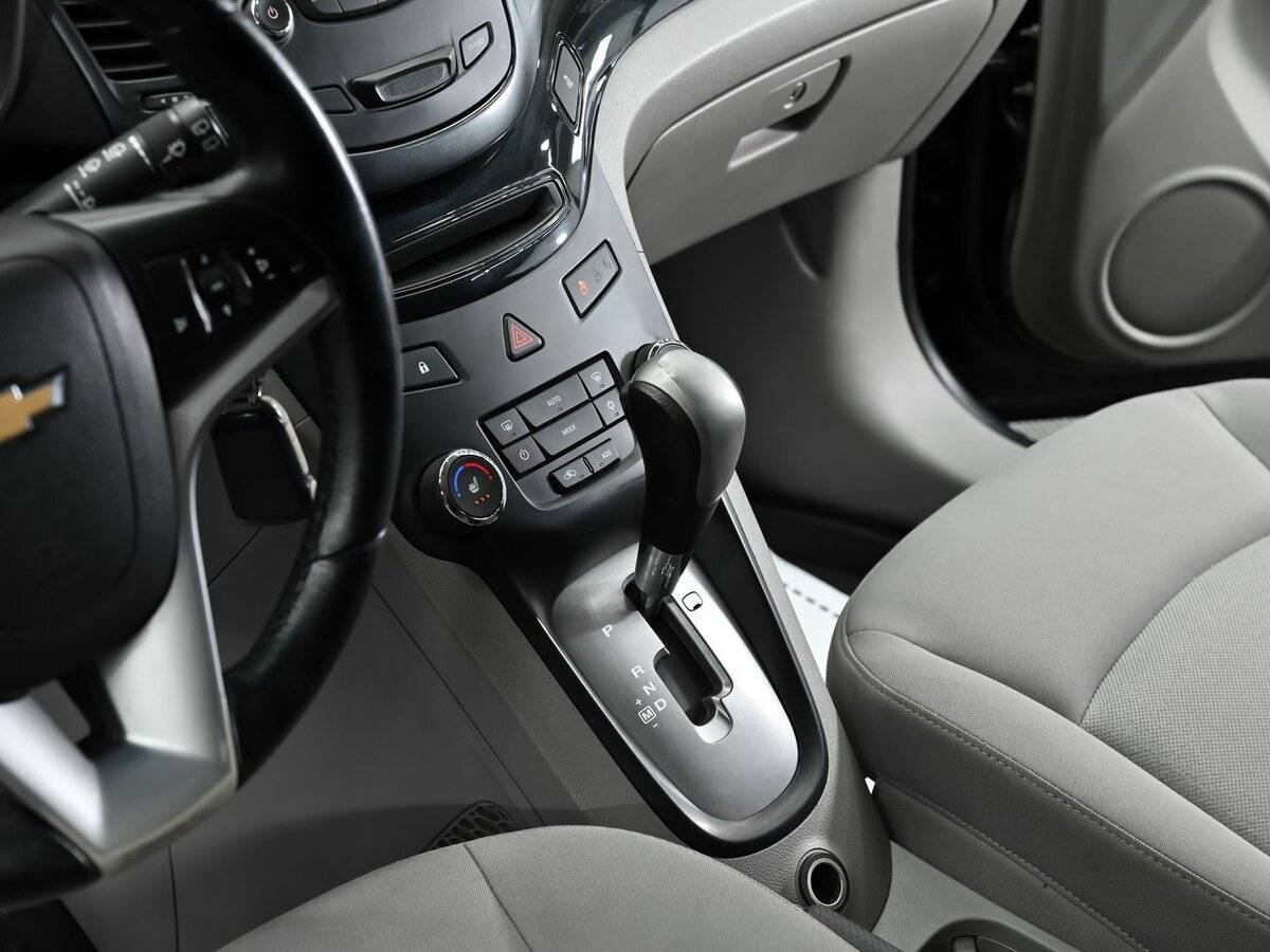 Chevrolet Orlando с пробегом — 2013 год. Фото: #8
