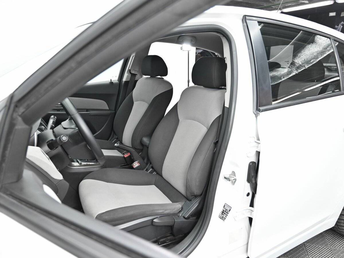 Chevrolet Cruze с пробегом — 2013 год. Фото: #5