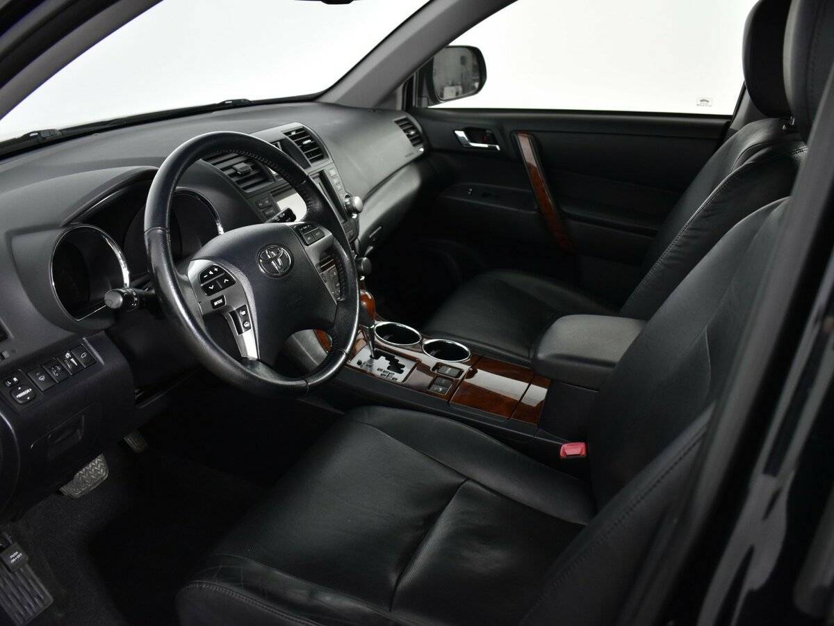 Toyota Highlander с пробегом — 2013 год. Фото: #8