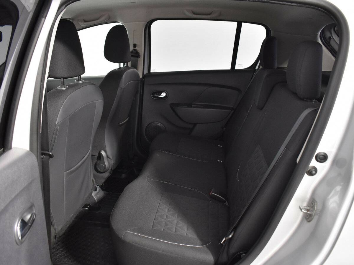 Renault Sandero с пробегом — 2017 год. Фото: #8