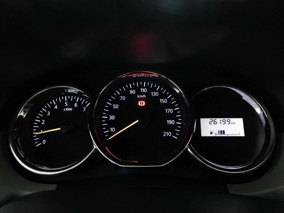 Renault Duster с пробегом — 2016 год. Фото: #11