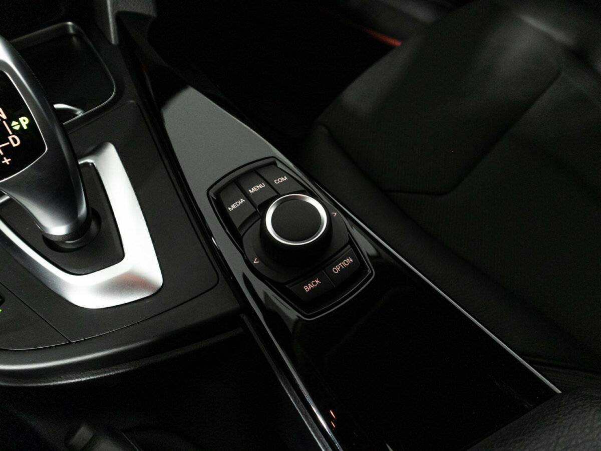 BMW 3 серии с пробегом — 2018 год. Фото: #17