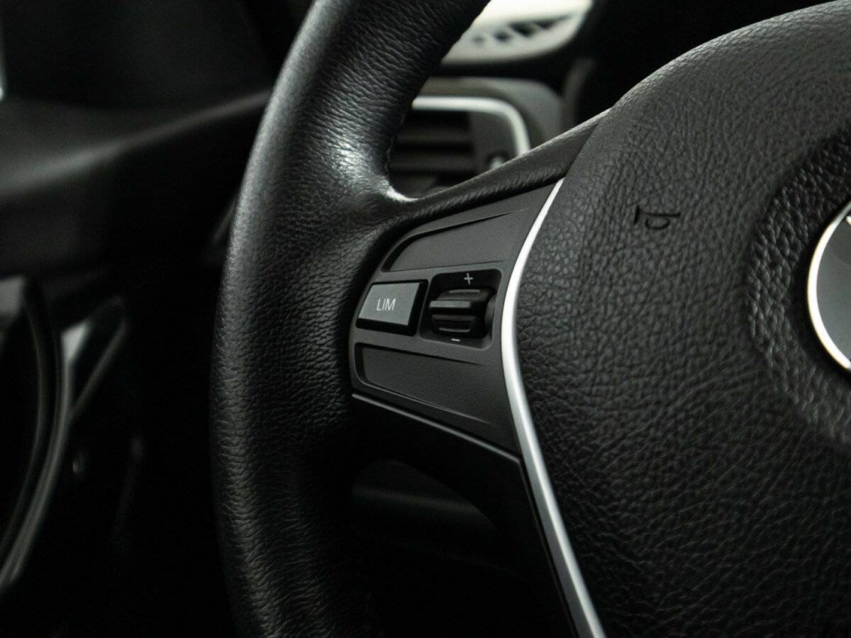 BMW 3 серии с пробегом — 2018 год. Фото: #20