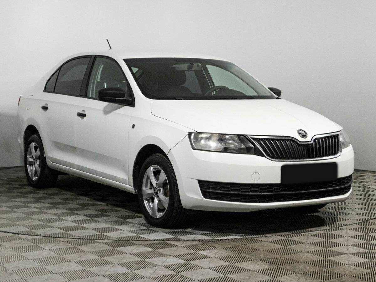 Skoda Rapid с пробегом — 2015 год. Фото: #2