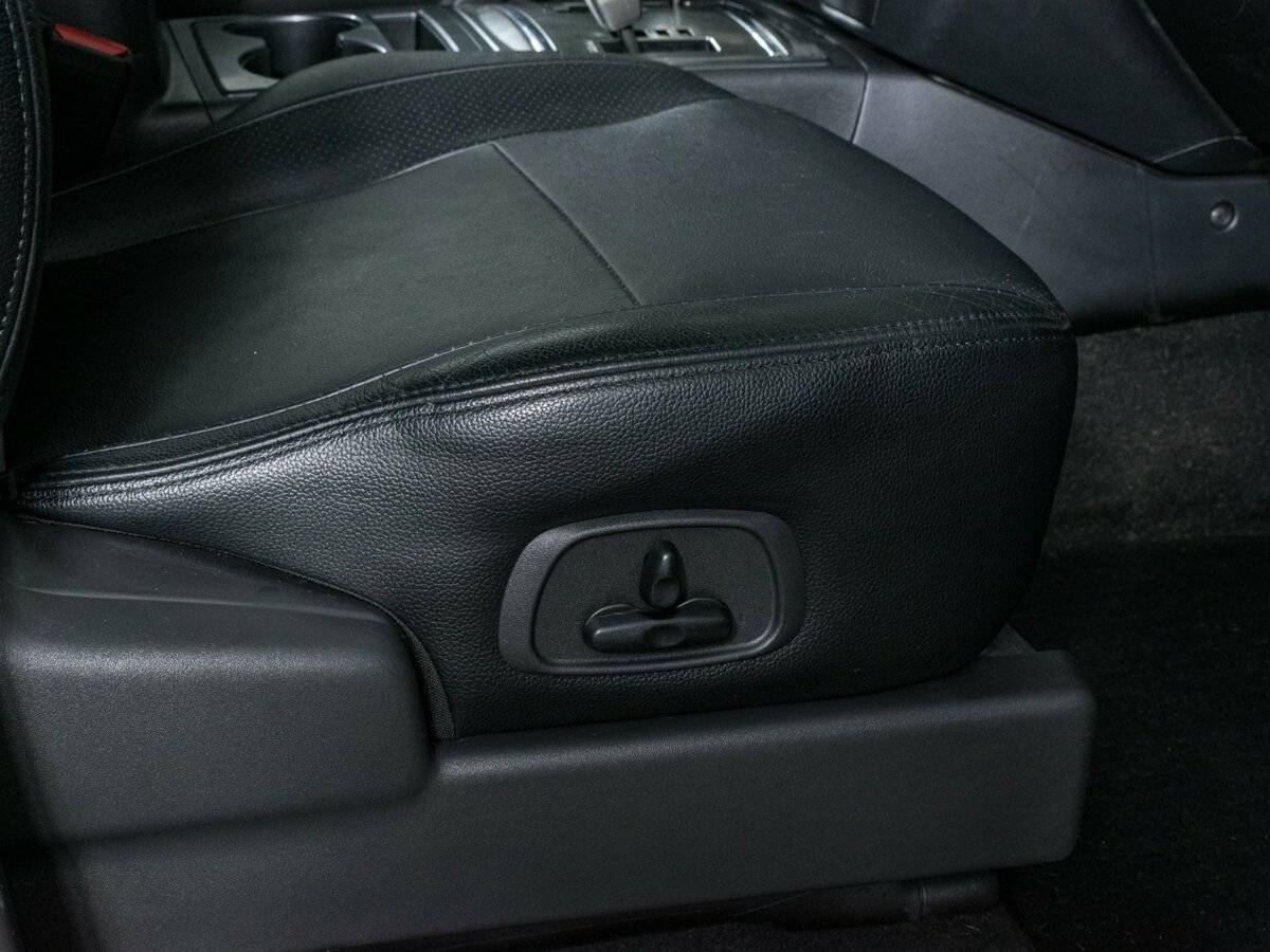 Mitsubishi Pajero с пробегом — 2013 год. Фото: #15