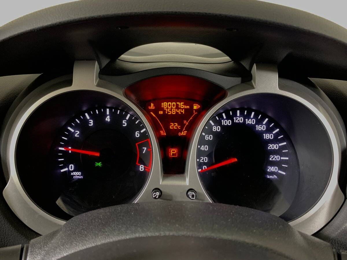 Nissan Juke с пробегом — 2014 год. Фото: #13