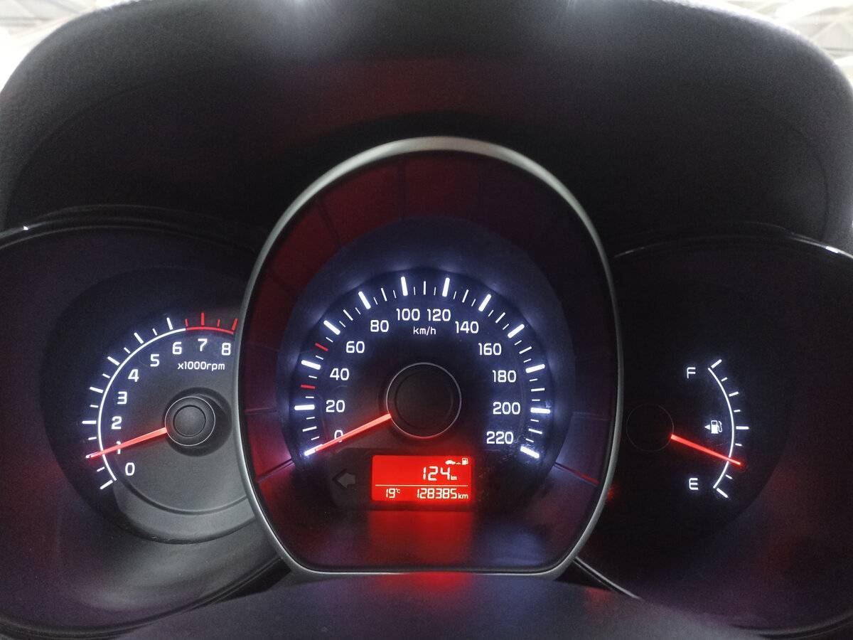 Kia Rio с пробегом — 2015 год. Фото: #12