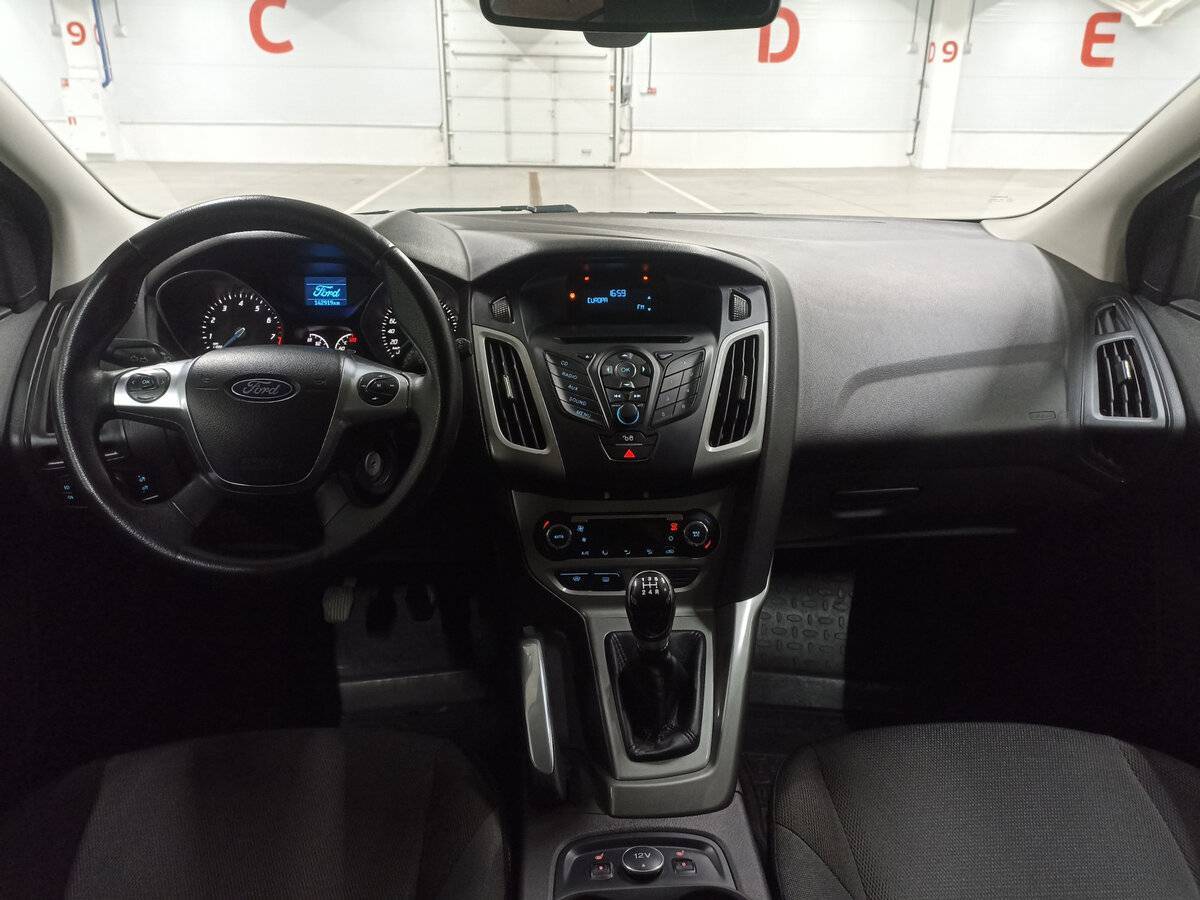 Ford Focus с пробегом — 2013 год. Фото: #13