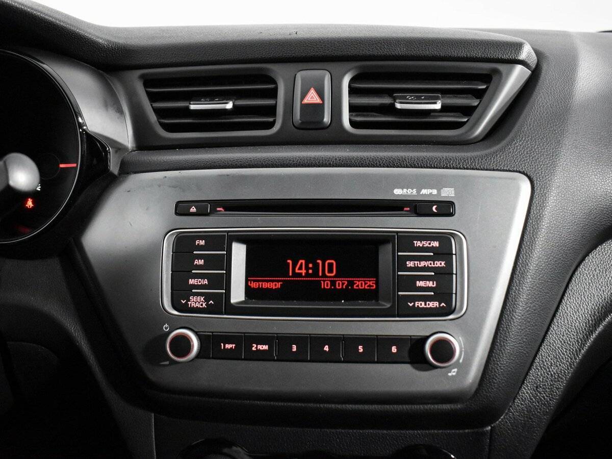 Kia Rio с пробегом — 2016 год. Фото: #12