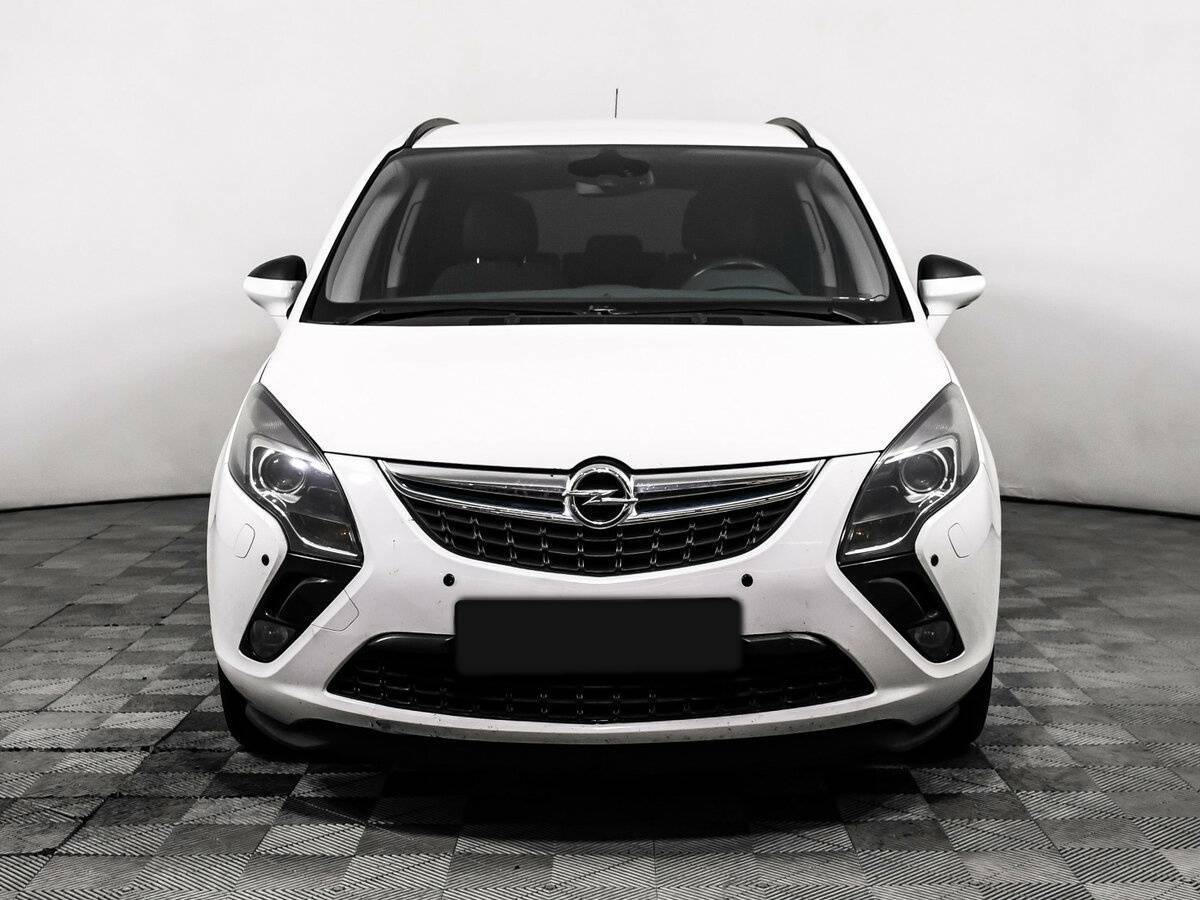 Opel Zafira с пробегом — 2013 год. Фото: #1