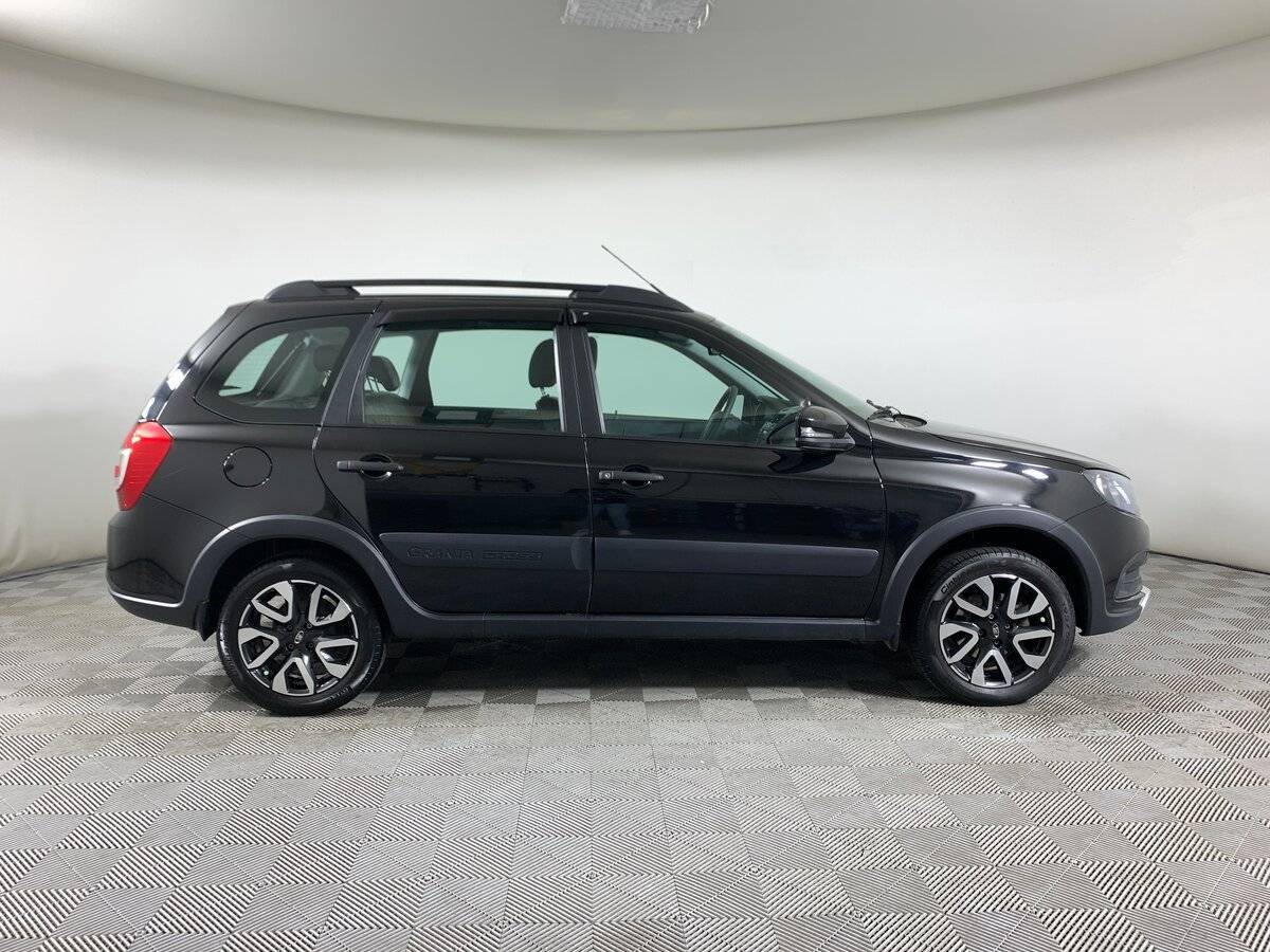 Lada (ВАЗ) Granta с пробегом — 2023 год. Фото: #3