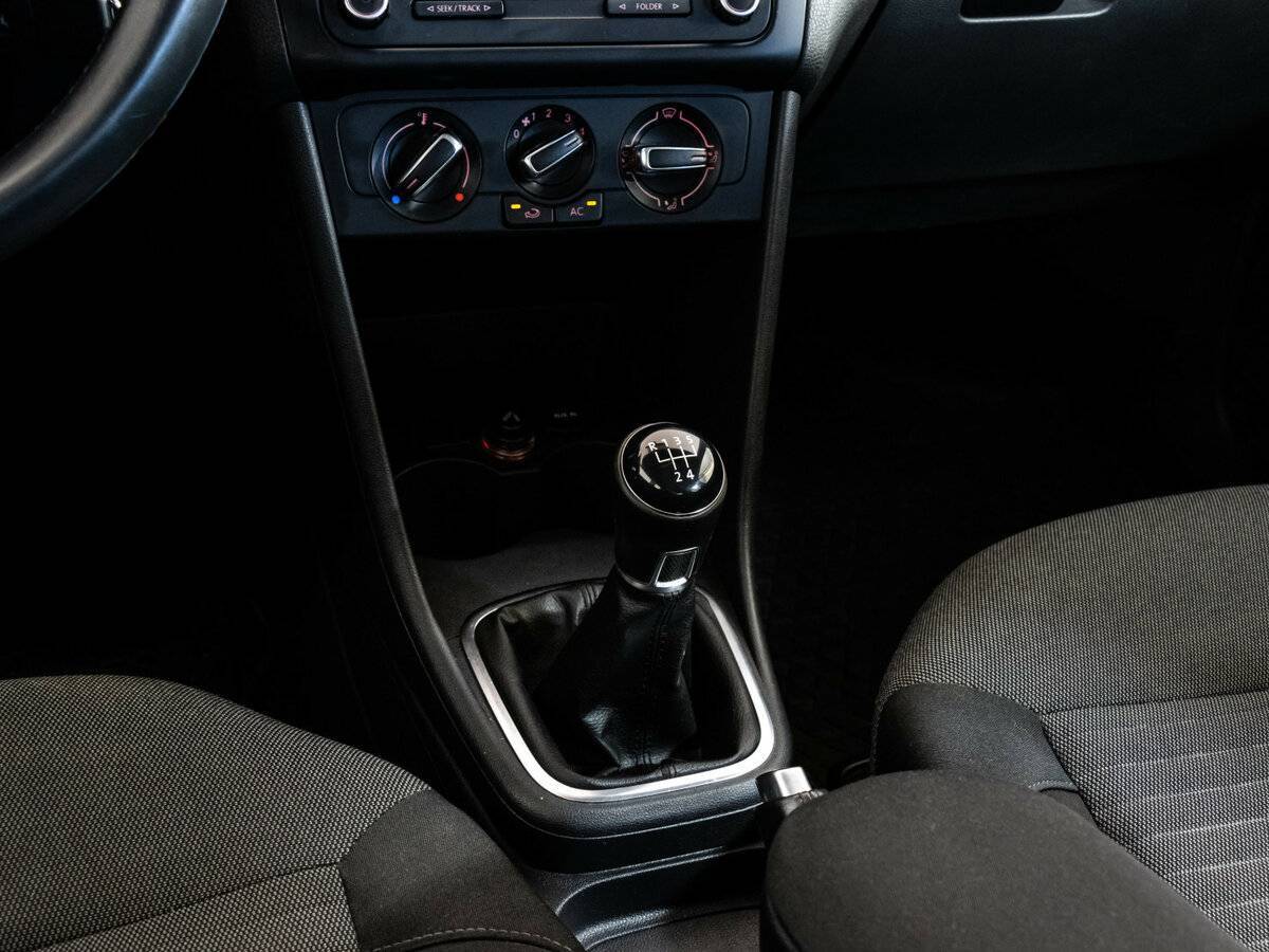 Volkswagen Polo с пробегом — 2013 год. Фото: #12