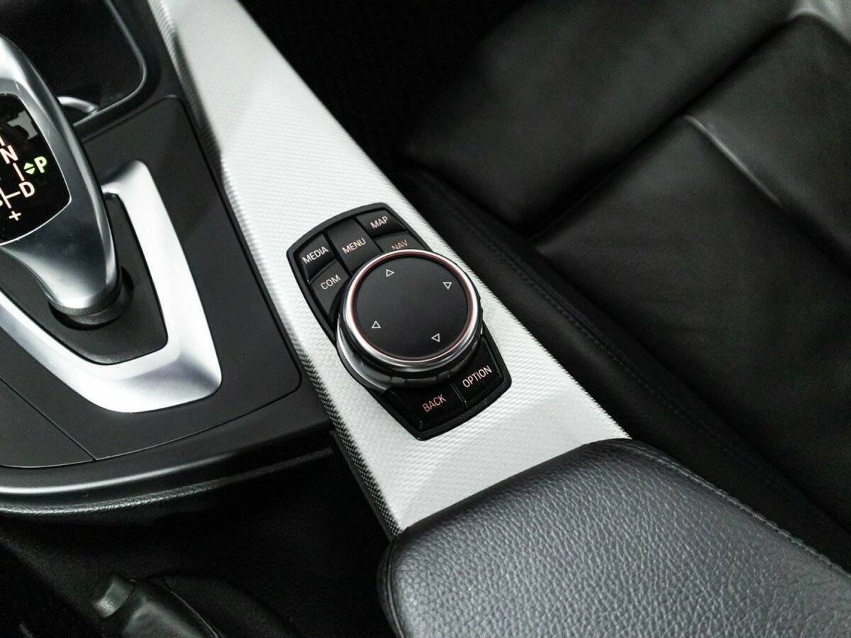 BMW 3 серии с пробегом — 2018 год. Фото: #17