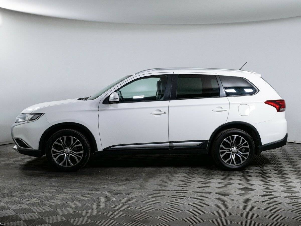 Mitsubishi Outlander с пробегом — 2016 год. Фото: #7
