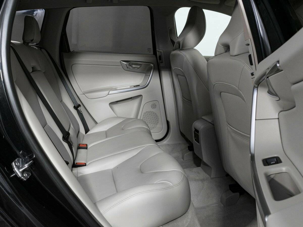 Volvo XC60 с пробегом — 2016 год. Фото: #12