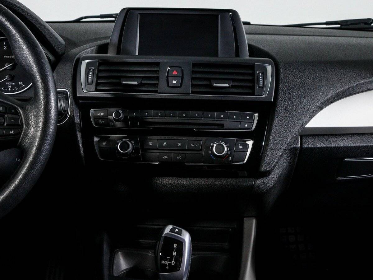 BMW 1 серии с пробегом — 2017 год. Фото: #12