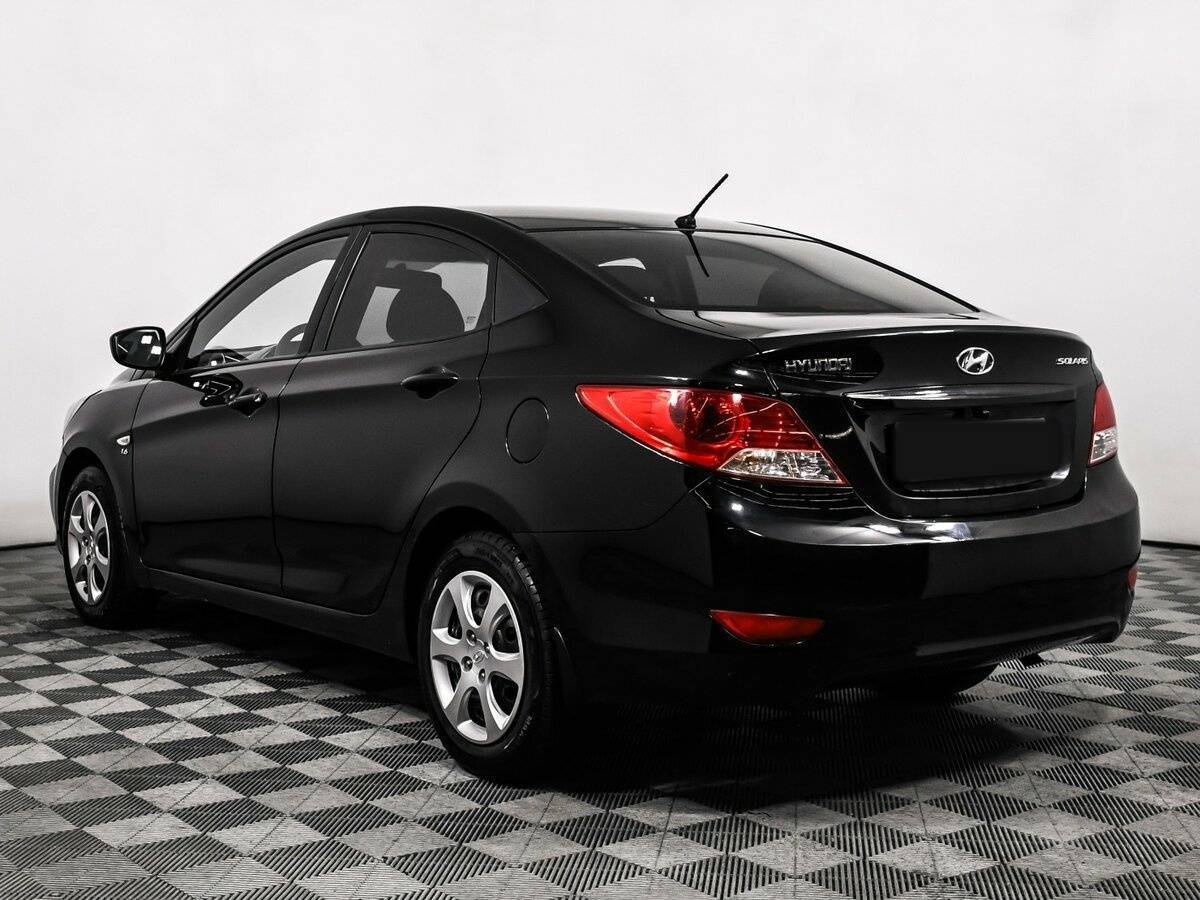 Hyundai Solaris с пробегом — 2012 год. Фото: #6