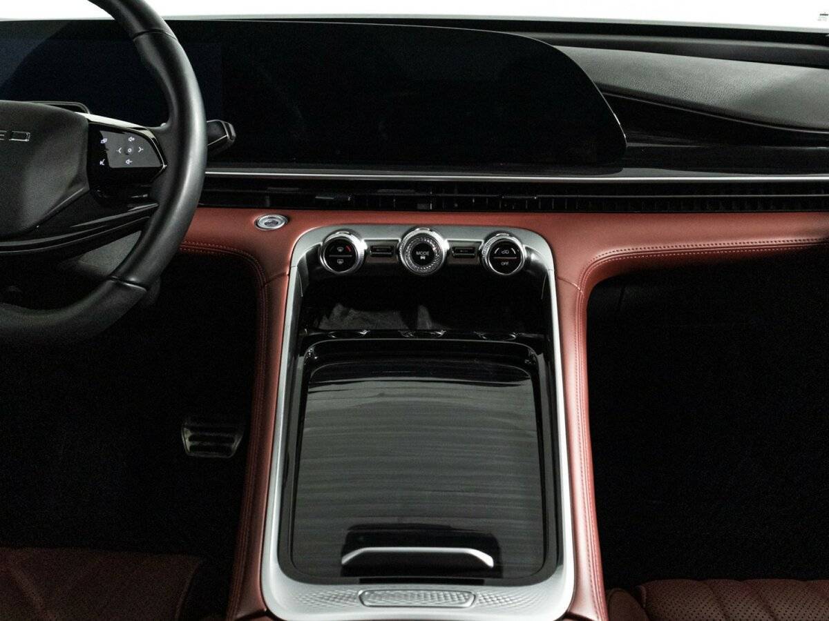 EXEED RX с пробегом — 2023 год. Фото: #13