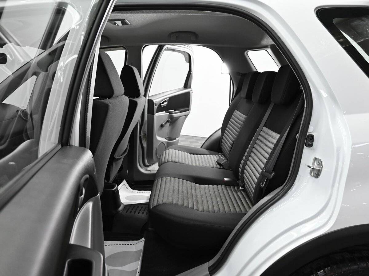 Suzuki SX4 с пробегом — 2013 год. Фото: #13