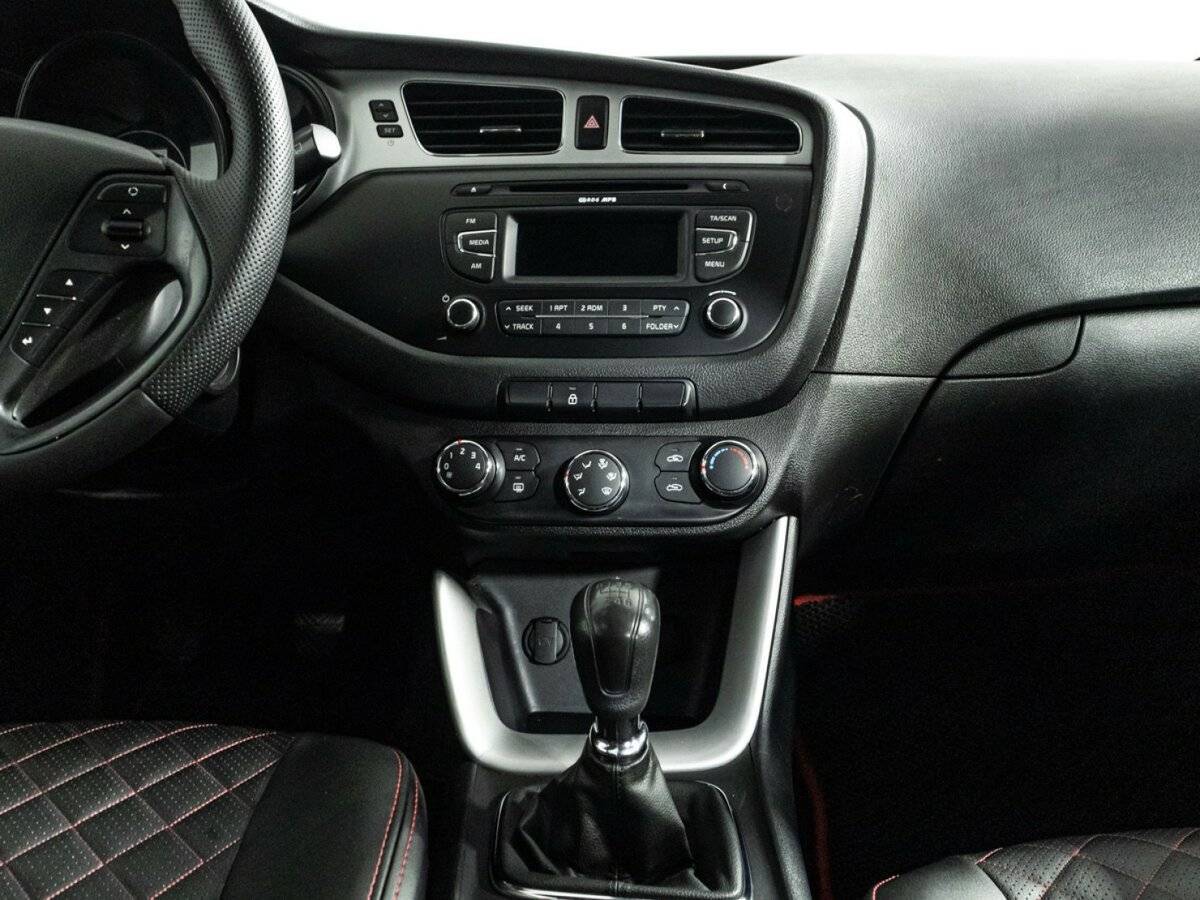 Kia Ceed с пробегом — 2013 год. Фото: #13