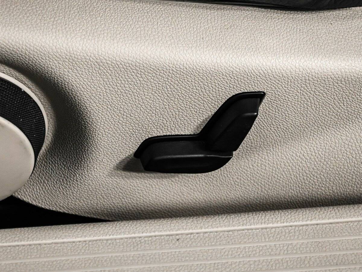 Mercedes-Benz E-Класс с пробегом — 2015 год. Фото: #12