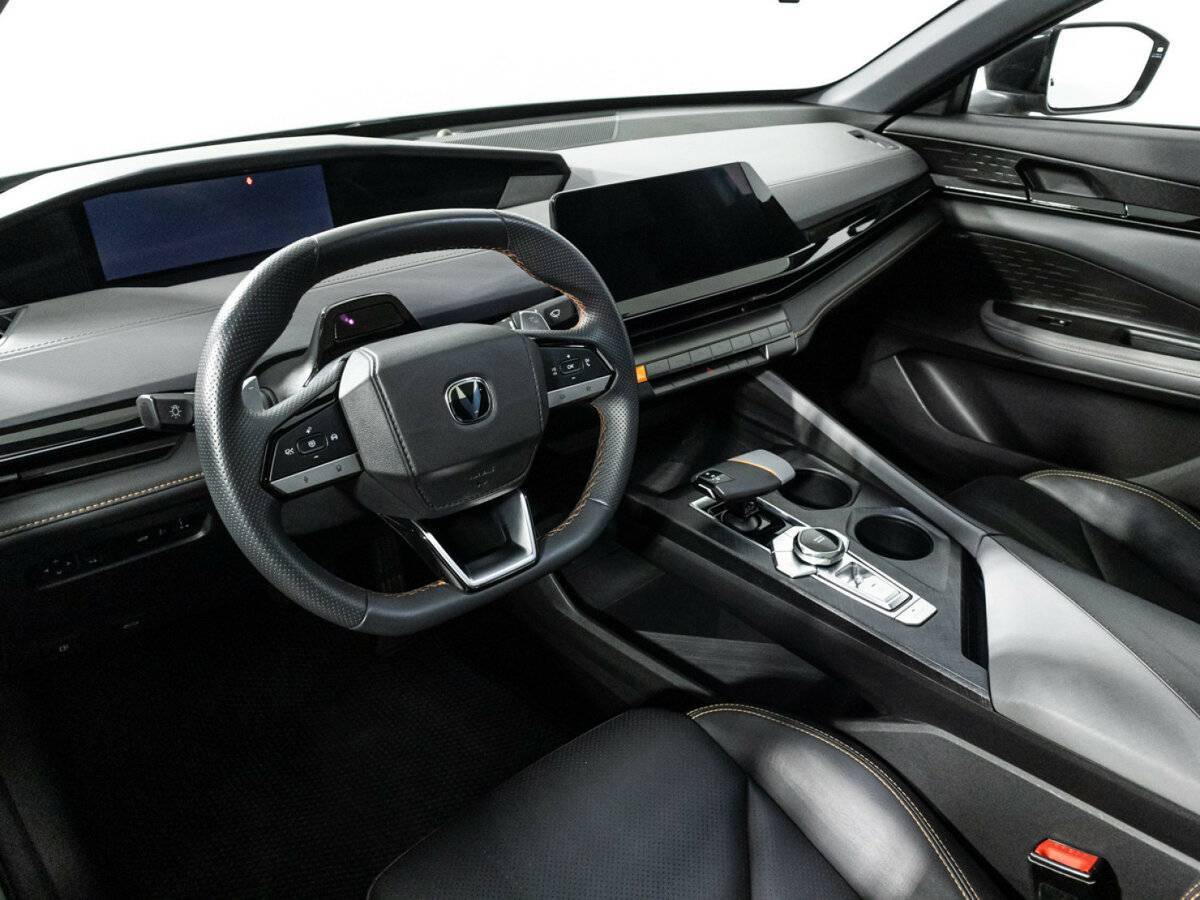 Changan UNI-V с пробегом — 2023 год. Фото: #10