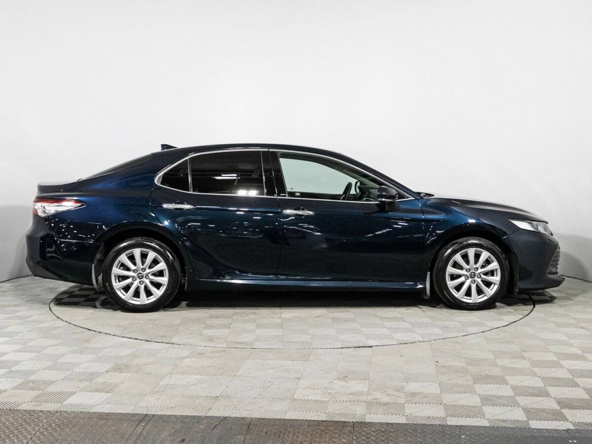 Toyota Camry с пробегом — 2019 год. Фото: #3