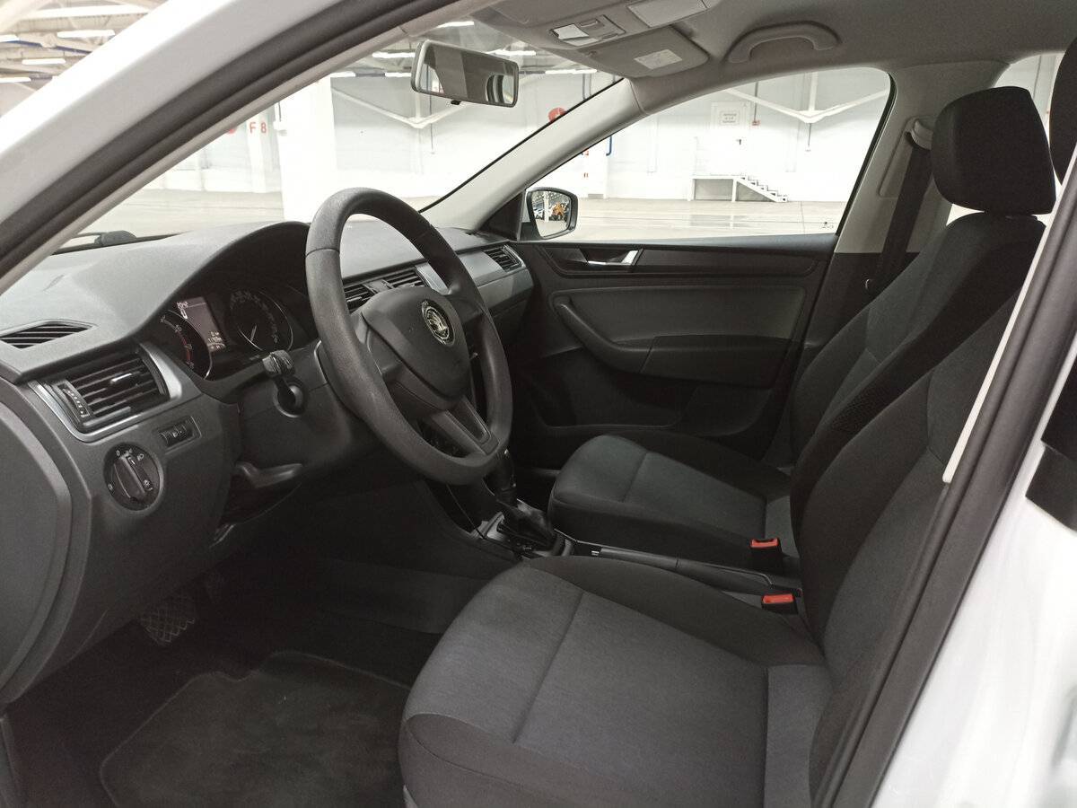 Skoda Rapid с пробегом — 2018 год. Фото: #15