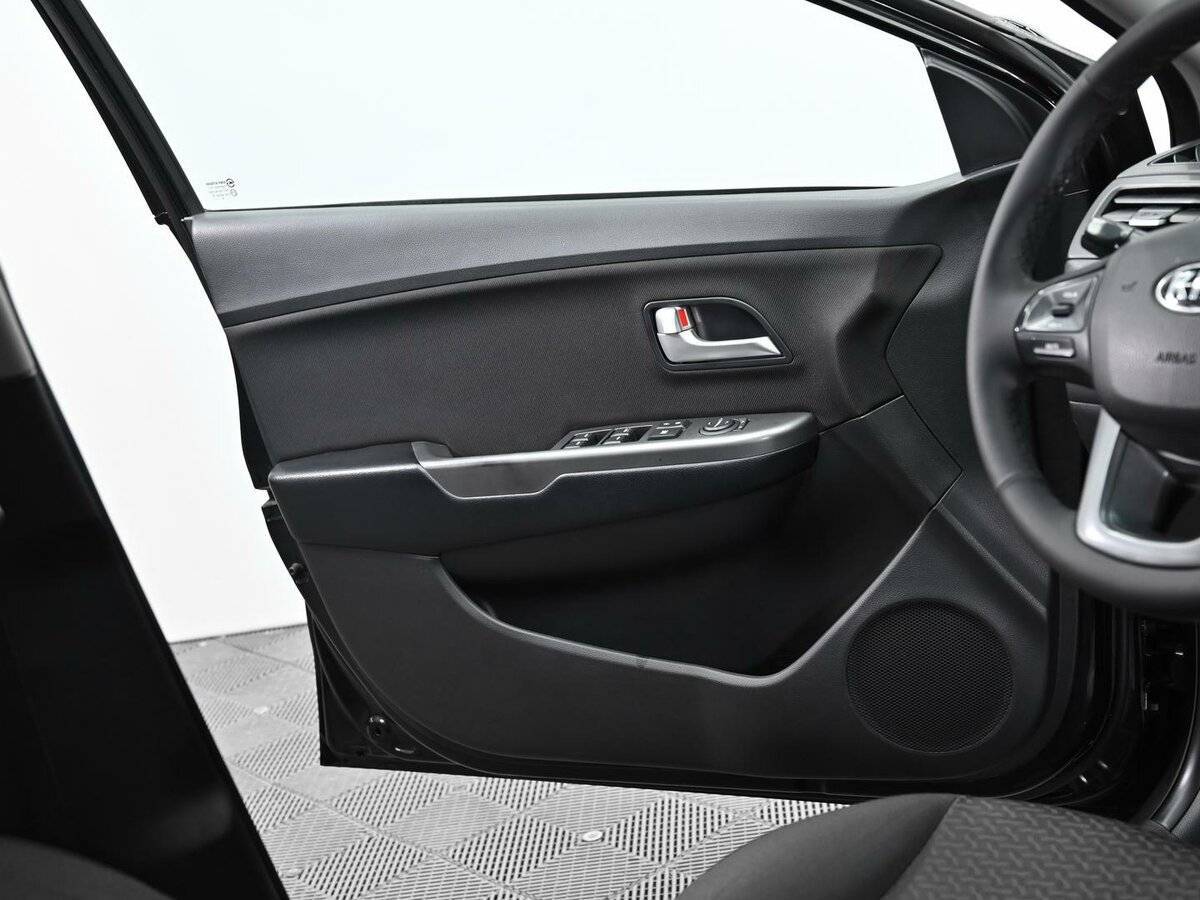 Kia Rio с пробегом — 2014 год. Фото: #5