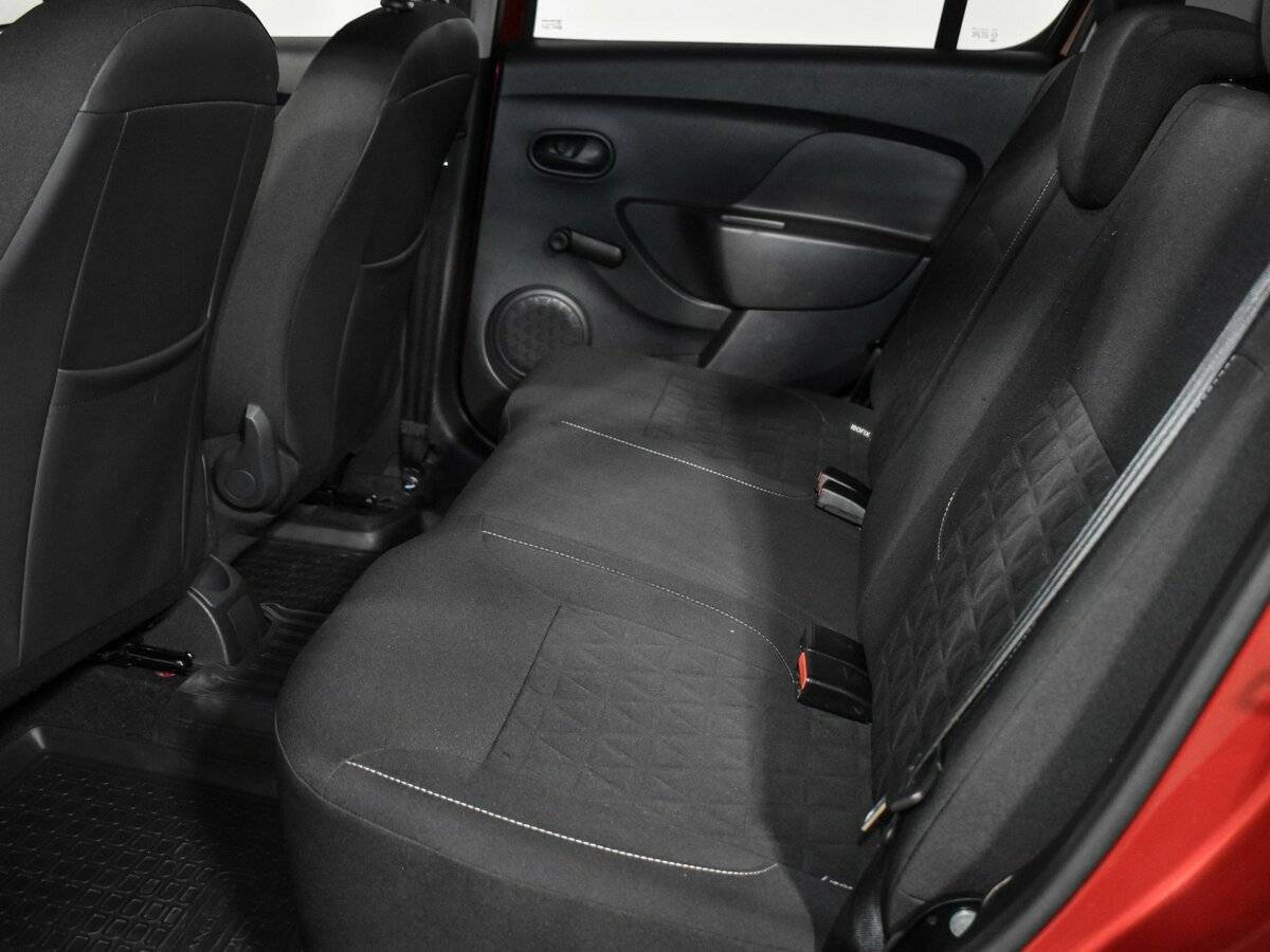 Renault Sandero с пробегом — 2014 год. Фото: #10