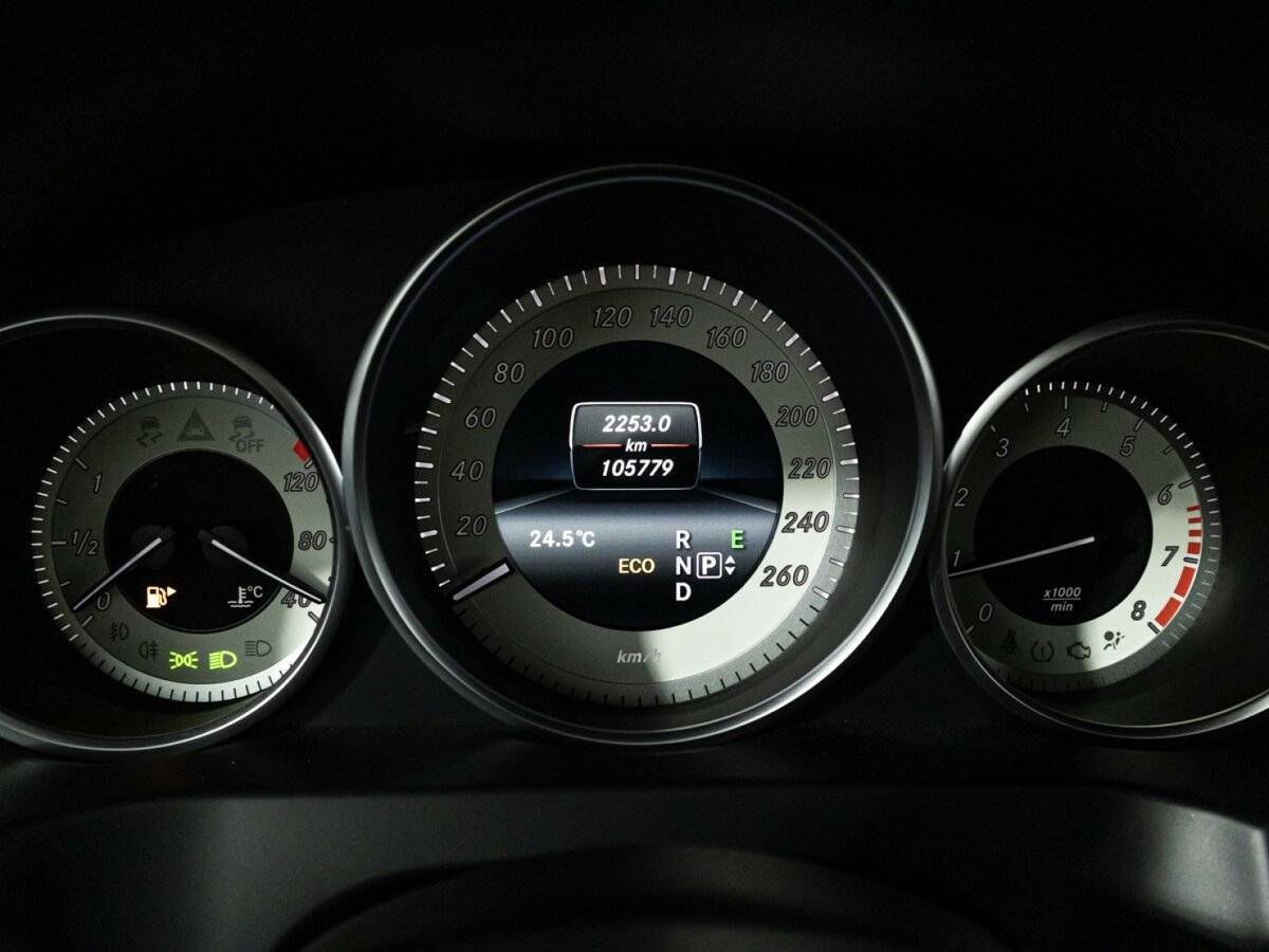 Mercedes-Benz E-Класс с пробегом — 2014 год. Фото: #11