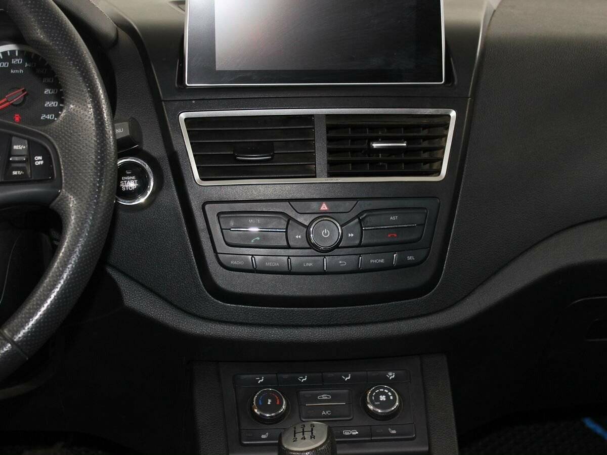 FAW Besturn X40 с пробегом — 2019 год. Фото: #14