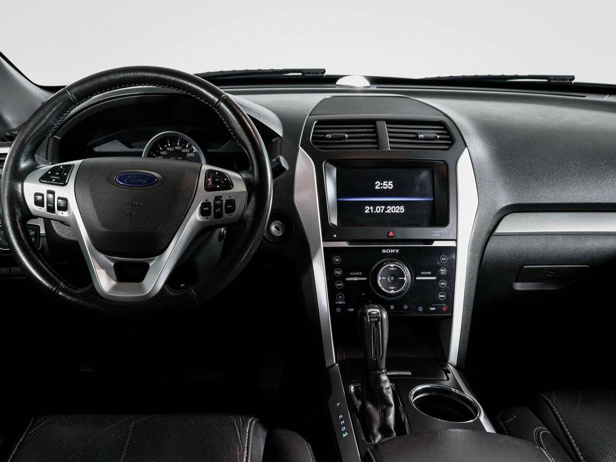 Ford Explorer с пробегом — 2013 год. Фото: #11
