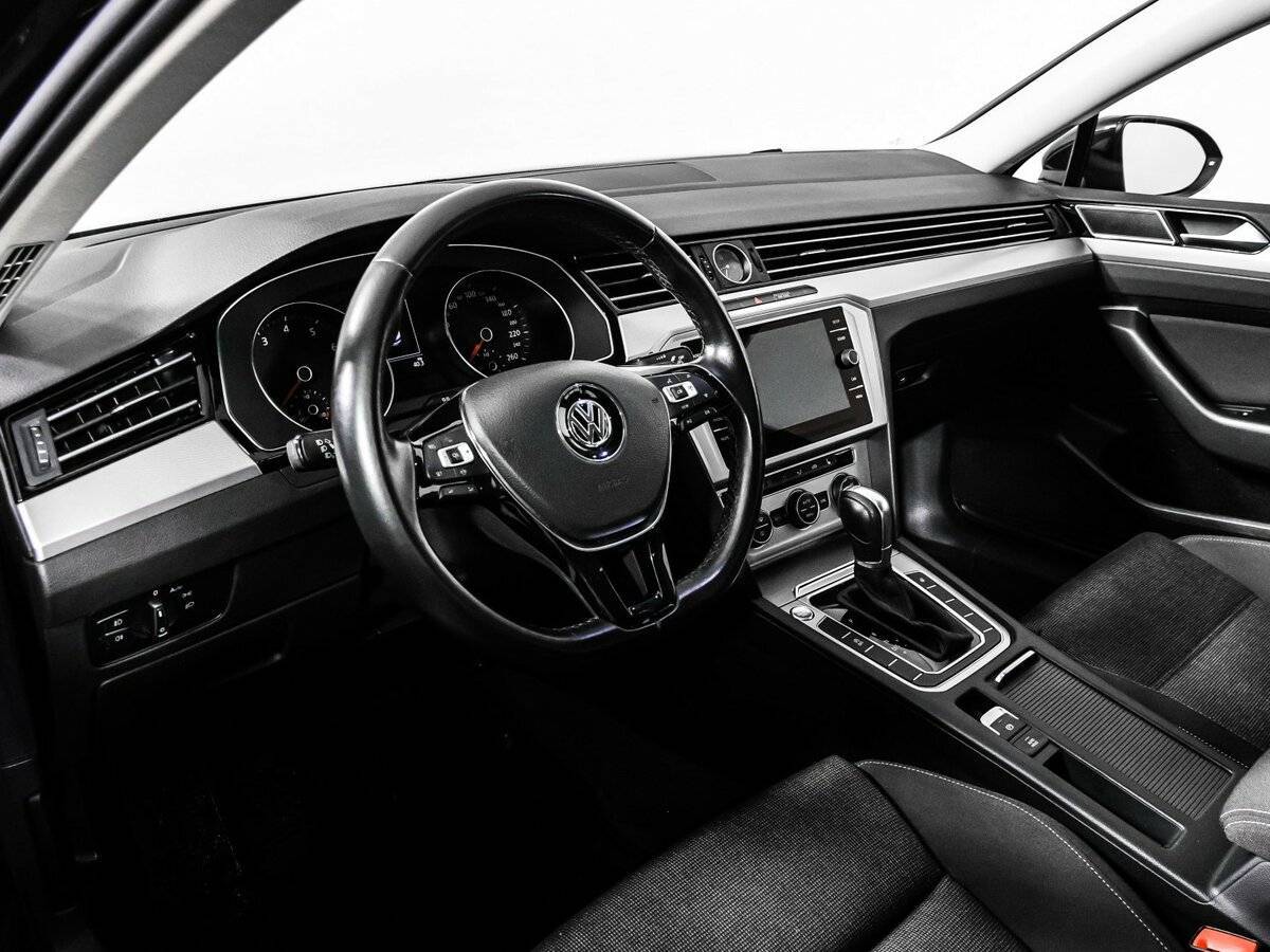 Volkswagen Passat с пробегом — 2018 год. Фото: #12