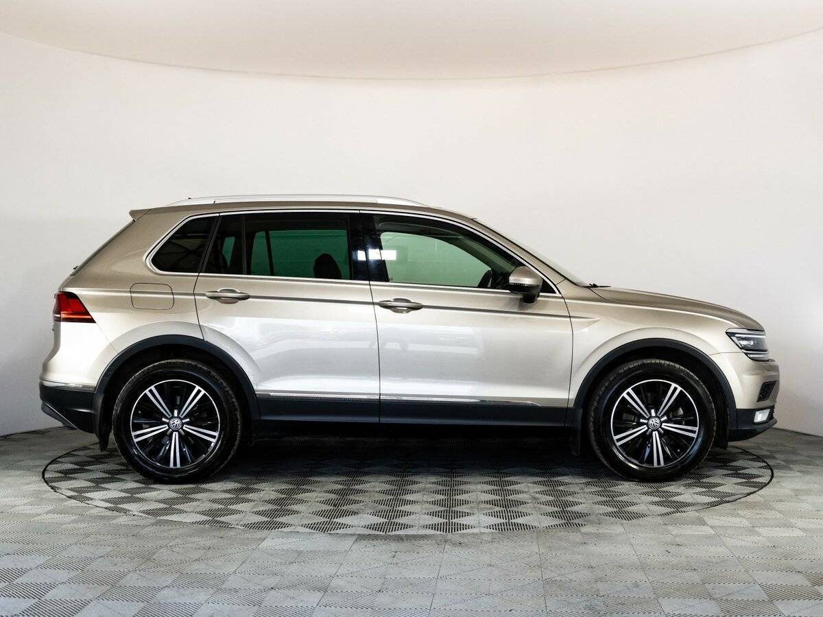Volkswagen Tiguan с пробегом — 2017 год. Фото: #3