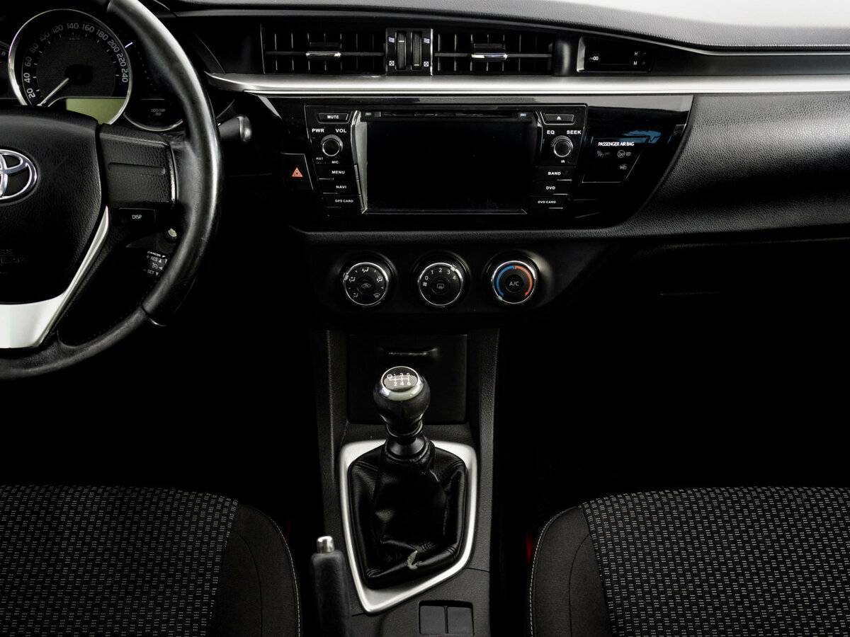 Toyota Corolla с пробегом — 2013 год. Фото: #11