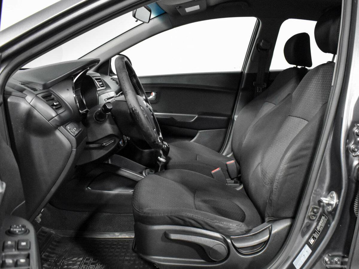 Kia Rio с пробегом — 2016 год. Фото: #9